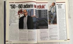 ARTIHABER HAFTALIK AKTÜALİTE DERGİSİ – SAYI 27 – 20–26 HAZİRAN 1998 – 114 SAYFA – SUSURLUK SERVETİ İSVİÇRE’DE: MERAL ÇATLI’NIN 3. ZÜRİH YOLCULUĞU – ARAZİ MAFYASININ GÖLGEDEKİ BABASI AYVAZ KORKMAZ: “50–60 KİŞİYİ VURDUK, İLK CİNAYETİMİ 22 YAŞINDA İŞLEDİM” – İSTANBUL’UN MAFYA HARİTASI – TÜRK MAFYASI 2000’Lİ YILLARA DEĞİŞİMLE GİRİYOR – KISIRLIK TEDAVİSİNDE TÜRKİYE MUCİZESİ: ARTIK İNGİLTERE VE İSRAİL’E GİTMEK GEREKMİYOR – ÇEYREK ASIRLIK NON-STOP NİLÜFER: EN SEVİLEN ŞARKILARINI BİR ARAYA GETİRDİ – BABIALİ ŞENLİĞİ: GAZETECİLER NASIL EĞLENDİ? – BODRUM GECELERİNDEN İZLENİMLER – BÜROKRASİ ERKEN SEÇİME 9 AYDIR HAZIRLANIYOR – MERKEZ BANKASI BAŞKANI GAZİ ERÇEL: “PROGRAMIMIZI 1999 BAHARINA GÖRE YAPTIK” – 78 KUŞAĞI: OĞUZ GÜVEN’DEN SİYASİ ANEKDOTLAR – FATİH’TE TANTAN RÖNESANSI: 2500 TARİHİ ESER RESTORE EDİLİYOR – DOĞU ERGİL’DEN ERMENİ VE KIBRIS MESELESİNE TARTIŞMALI YORUMLAR – BÜLENT ARINÇ: “REFAH’I ÖZLEMİYORUZ” – FETHULLAH GÜLEN CEMAATİNDEN “YIK KUŞAK ANITI” HAZIRLIĞI – KOSOVA VE KARADAĞ’DA YENİDEN B