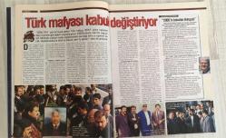 ARTIHABER HAFTALIK AKTÜALİTE DERGİSİ – SAYI 27 – 20–26 HAZİRAN 1998 – 114 SAYFA – SUSURLUK SERVETİ İSVİÇRE’DE: MERAL ÇATLI’NIN 3. ZÜRİH YOLCULUĞU – ARAZİ MAFYASININ GÖLGEDEKİ BABASI AYVAZ KORKMAZ: “50–60 KİŞİYİ VURDUK, İLK CİNAYETİMİ 22 YAŞINDA İŞLEDİM” – İSTANBUL’UN MAFYA HARİTASI – TÜRK MAFYASI 2000’Lİ YILLARA DEĞİŞİMLE GİRİYOR – KISIRLIK TEDAVİSİNDE TÜRKİYE MUCİZESİ: ARTIK İNGİLTERE VE İSRAİL’E GİTMEK GEREKMİYOR – ÇEYREK ASIRLIK NON-STOP NİLÜFER: EN SEVİLEN ŞARKILARINI BİR ARAYA GETİRDİ – BABIALİ ŞENLİĞİ: GAZETECİLER NASIL EĞLENDİ? – BODRUM GECELERİNDEN İZLENİMLER – BÜROKRASİ ERKEN SEÇİME 9 AYDIR HAZIRLANIYOR – MERKEZ BANKASI BAŞKANI GAZİ ERÇEL: “PROGRAMIMIZI 1999 BAHARINA GÖRE YAPTIK” – 78 KUŞAĞI: OĞUZ GÜVEN’DEN SİYASİ ANEKDOTLAR – FATİH’TE TANTAN RÖNESANSI: 2500 TARİHİ ESER RESTORE EDİLİYOR – DOĞU ERGİL’DEN ERMENİ VE KIBRIS MESELESİNE TARTIŞMALI YORUMLAR – BÜLENT ARINÇ: “REFAH’I ÖZLEMİYORUZ” – FETHULLAH GÜLEN CEMAATİNDEN “YIK KUŞAK ANITI” HAZIRLIĞI – KOSOVA VE KARADAĞ’DA YENİDEN B