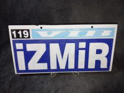 ViNTAGE otobüs güzergah tabelasi  Vip İzmir İzmit Adapazarı çift taraflıdır. her iki yüzü birbirinden farklıdır. resimlerde iki yüzü ve ölçüleri gösterilmiştir  orjinaldir #tdkoleksiyonotobusguzergah #tdkoleksiyontabela