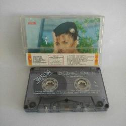 Kaset Sibel Can Hasretim albümü. Orijinal. Ercan Müzik Alman Baskı. Sorunsuz çalışıyor. Koleksiyonluk