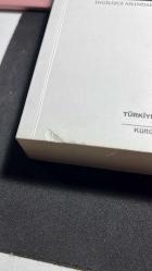GURUR VE ÖNYARGI - JANE AUSTEN - TÜRKİYE İŞ BANKASI KÜLTÜR YAYINLARI HASAN ALİ YÜCEL KLASİKLER DİZİSİ I - XXVI. BASIM 2017 - DİKKAT ÖN KAPAK ALTTA TIRNAK UCU KADAR DİRÇİLME VAR FOTOĞRAFLARA İYİ BAKALIM LÜTFEN