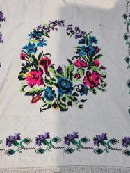 ETAMİN ÜZERİNE KANAVİÇE İŞLEME OCAK ÖRTÜSÜ 90X90 CM