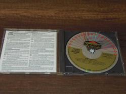 GITARRE IN GOLD ..  DÖNEM BASKISI MÜZİK CD SİDİR.