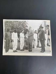 CEVDET SUNAY havacı gençlerle fotoğraf koleksiyonluk