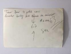 NİL BURAK ve KLASİK TÜRK MÜZİĞİ SANATÇISI ve BESTECİ TANER ŞENER'İN ORİJİNAL FOTOĞRAFI - 18 x 12 cm EBADINDA - TANER ŞENER 7 YILLIK EŞİNİ BIRAKTIKTAN SONRA NİL BURAK İLE TATİL YAPTIĞI GÜNLERDE ÇİMLERİN ÜZERİNDE ÖPÜŞÜRKEN ÇEKİLMİŞ ÖZEL BİR KARE, 17 HAZİRAN 1974