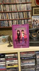 Kız Kardeşim Vampir Serisi 5 Kitap Takım 1 Ben O, O Ben - 2 Harikampir - 3 Yeniden Doğuş - 4 Vampirella - 5 Gerçekler