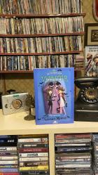 Kız Kardeşim Vampir Serisi 5 Kitap Takım 1 Ben O, O Ben - 2 Harikampir - 3 Yeniden Doğuş - 4 Vampirella - 5 Gerçekler
