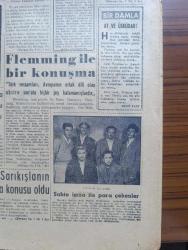 Dünya Gazetesi - 15 Eylül 1954 - herkes vazifesini yapmalı kafi yazan Falih Rıfkı Atay Başmakale -  bir yolsuzluğun on dört maddelik hikayesi - Bahar Bayramı sergisine ait müfettiş raporunu neşrediyoruz - 1954 Türkiye fotoğraf kraliçesi seçiminde 24 No.lu Yıldız Akyüz'e oy veren okuyucular arasında kura çekildi fotoğraf - Bahar bayramında Celal Bayar'ın elini öpen belediye hesap müdürü Enver Aşkın fotoğraf - Almanya'nın kalburüstü sanat tenkitçilerinden Flemming ile bir konuşma - sahte imza ile para çekenler fotoğraf - sümerbank'ta damga pulu yolsuzluğu - penceredeki ışık çeviren Melih Cevdet yazı dizisi - Almanya savaş gemisi yapmaya başladı yazan Refik Özgener - Muzaffer kayalıbay davası tanıkları Dün de yargılandı - Gündüz Kılıç antrenörlükten istifa etti - Yapı ve Kredi Bankası - Türk Ekspres bank - otomobil plakaları değiştiriliyor - şu garip memleket yazan Bedii Faik çizen Semih Balcıoğlu - arı bisküvileri - nevrozin - Ziraat Bankası - Gripin - Özel Anadolu Lisesi kayıtları