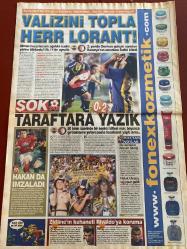 ŞOK GAZETESİ DOĞUM GÜNÜ HEDİYESİ - 28 AĞUSTOS 2002 - TAM TAKIM 12 SAYFADIR - İLHAN MANSIZ POSTERİ TAM SAYFA - İlhan Mansız-Nil Demirkazık-Yavuz Yılmaz-İffet Erkuvan-Oya Ünlü-Emine Ün-İbrahim Tatlıses-Deniz Akkaya-Zeki Alasya-Mustafa Denizli-Hakan Ünsal-Rivaldo-Zidane-Mert Yılmaz-Erbakan-Bill Clinton-Cem Uzan-Yılmaz Erdoğan-Funda Arar-Selin Denizli-Nur Yerlitaş-Sibel Can-Mustafa Sarıgül-Yalçın Küçük  Gözyaşları kimin umurunda-Valizini topla Herr Lorant-Denizli’nin kızı kalbine girdi-Üvey evlat mıyız-Cesur ve güzel-Başı dertten kurtulmuyor  Tok açın halinden anlar mı-ABD’li askerlerin fantezisi karılarına dansöz kıyafeti giydiriyorlar-Alman gelinlerin sayısı artıyor-Hepatit G virüsü HIV virüsü ile savaşıyor-Karılara dansöz kıyafeti giydiriyorlar-Valizini topla Herr Lorant-Taraftara yazık-Hakan da imzaladı-Zidane’ın kehaneti Rivaldo’ya koruma-Denizli’nin kızı kalbine girdi-Üvey evlat mıyız-Kona’nın rüyası-Tek başına takım gibi-Cesur ve güzel-Anne olmak istiyorum-Başı dertten kurtulmuyor-