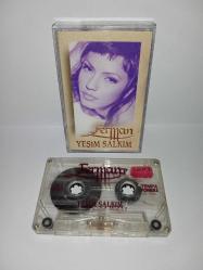 Kaset Yeşim salkım Ferman albümü. Orijinal. Kasette dinlemeyi etkilemeyen çatlak var sorunsuz çalışıyor.