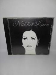 CD Nükhet Duru yasaksa yasak albümü. Orijinal. 1994 Raks Sarı bandrollü dönem baskı albüm. Disk 10 üzerinden 8.5 Sorunsuz çalışıyor. Koleksiyonluk