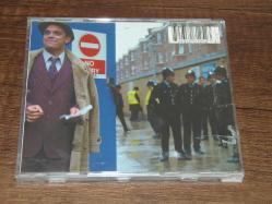 ROBBIE WILLIAMS - SING WHEN YOU'RE WINNING ..  DÖNEM BASKISI MÜZİK CD SİDİR.