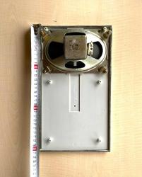 CROWN RADYO KASET ÇALAR KAPAĞI HOPARLÖR İLE BERABER