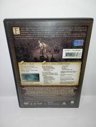 Dvd Yüzüklerin efendisi yüzük kardeşliği. İki diskli Versiyon. Orijinal. Türkçe dublaj ve altyazı seçenekli. 2 disk. Disklerde çalışmasına engel olmayan  çizikler var. Baştan sona sorunsuz çalışıyor
