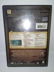 Dvd Yüzüklerin efendisi yüzük kardeşliği. İki diskli Versiyon. Orijinal. Türkçe dublaj ve altyazı seçenekli. 2 disk. Disklerde çalışmasına engel olmayan  çizikler var. Baştan sona sorunsuz çalışıyor