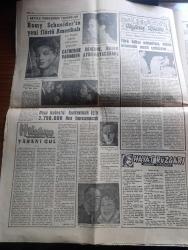 Son Saat Gazetesi - 11 Mart 1964 - 3 Bin Türk mücahiti kuşatıldı - Makariosa sert bir ihtar gönderen Birleşmiş Milletler Genel sekreteri Utant Türk müdahalesini hiç kimse önleyemez dedi - Rauf Denktaş asi sayılacak - Amerikan cumhurbaşkanlığı yoklaması Kennedy kaybetti fotoğraf - Kruşçev Makariosun temsilcisi ile görüştü - kanalizasyon uzmanı Profesör Kherr geliyor - İngiltere kraliçesi'nin dördüncü çocuğu da erkek olacak - Siirt'te Nihayet petrol bulundu - İstanbul'da sinema tiyatro programı - kiralık kızlar yazan Selahattin Karayavuz - Romy Scheider'in yeni flörtü Amerikalı fotoğraf - Göksel Ersoy ve Türkan Şoray fotoğraf - Tamer Yiğit fotoğraf - Erol Taş Ve Suzan Avcı fotoğraf - Billur köşk adlı film vizyona girdi - Sunay Sun 2. Osman'da Büyük bir rol oynuyor fotoğraf - Galatalı Fatma filminin başrolünü Tanju Gürsu ile Fatma Girik paylaşıyor - Beşiktaş antrenörü tam selahiyet istiyor - Patterson boks şampiyonluğunu Clay'den alırsa bunu tasnifte birinci olana verecekmiş