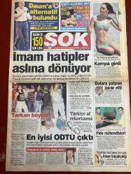 ŞOK GAZETESİ DOĞUM GÜNÜ HEDİYESİ - 5 TEMMUZ 2004 - TAM TAKIM 12 SAYFADIR - Christoph Daum–Felipe Scolari–Alaattin Metin–Levent Bıçakcı–Mehmet Okur–Naomi Campbell–Heidi Klum–Flavio Briatore–Ayşe Çavuşoğlu–İbrahim Tatlıses–Tuğba Özay–Hülya Avşar–Hilal Ergin Zaman–Milena Trottof–Gökhan Özen–Celal Adan–Kazım Sönmez–Naci ve Kazım Sönmez–Seda Sayan–Mehmet Ali Erbil–Hakan Peker–Çılgın Sedat–Sumru Mülayim–Umut Sütçü–Ebru Şimşek–Teoman–Senay Akay–Emre Mutlu–Bush–Blair–Ünsal–Zerrin–Yıldırım–Halit–Tarkan–Rauf–Sayın–Kral–Kralçe–Elif–Yasin–Ayla–Erbil–Cem–Okan–ŞOK–İmam Hatipler Aslına Dönüyor–Tarkan Büyüsü–En İyisi ODTÜ Çıktı–Daum’a Alternatif Bulundu–Daum’a Güvenme Başkan–Scolari Hazır–Kuş Kafese Girdi–İtalyan Çapkının Gönlünü Çaldı–Moral Buldular–Otobüste Tacize 7 Yıl Hapis–Polisi Ağlatan Cinayet–Para İçin Öldürdüm–Yumruklar Konuştu–Çeşme in Bodrum Out–Bir Taşla İki Kuş Vurdular–Ateş Bacayı Sarmış–Teoman Senay’a Aşık Oldu–Fırçalı Yorum