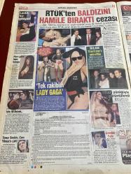 ŞOK GAZETESİ DOĞUM GÜNÜ HEDİYESİ - 12 ŞUBAT 2010 - TAM TAKIM 12 SAYFADIR -Oksan Bayazit-Zeynep Tokus-Engin Temel-Emine Hanım-Abdüllatif Şener-İsmail Polat-Mesut Ekener-Yeşim Kundura-Nilay Dorsa-Lady Gaga-Bilge Tarkan-Ebru Gündeş-Kenan Erçetingöz-Fatih-Ergüder Yoldaş-Burcu Asena-Orhan Gencebay-Kadir İnanır-Önder Bekensir-Demet Akalın-Asena-Nevzat Yalçıntaş-Hulusi Tunca-Pakize Suda-Tayyar Işıksaça-Halit Ergenç-Bergüzar Korel-Tuğba Ekinci-Yavuz Seçkin-Cem Yılmaz-Münevver Karabulut-Cem Garipoğlu-Özge Karabulut-Engin Karabulut-Benguç Özerdem Zeynep Tokus ile ilişkisi vardı-Gelecek yorumunda devrim-Yaşamın şifreleri-Bir kasım tuvalet kağıdımız eksikti-Cem’e şırıngalı saldırı-Emine Hanım GATA’ya gitti-Karşılıklı ihanet boşanmaya sürükledi-İç çamaşırı değil ayakkabı defilesi-RTÜK’ten baldızını hamile bıraktı cezası-Tek rakibim Lady Gaga-Babalar parayı götürdü-Çocuk için Başbakan’dan yardım isteyecek-Asena gözyaşlarına boğuldu-Avrupa Birliği yerine Türk Birliği-Ciciciler devenin neresini yedile