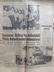 Vatan Gazetesi - 29 Haziran 1959 - Ankara konuşmaları yazan Ahmet Emin Yalman Başmakale - yurttaki CHP kongrelerinde iktidar şiddetle tenkit edildi - CHP meclis üyesi Feridun Ergin dünkü kongrede konuşurken fotoğraf - Türk Yunan görüşmeleri - Fatin Rüştü Zorlu dün gitti - Türkiye gazeteciler sendikası Federasyonu Başkanı Mesut Özdemir dedi ki şartlı bir affa asla taraftar değiliz - İsmet İnönü bugün geliyor - solcular Kıbrıs'ta müstakil Türk belediyeleri istemiyor - Piyanist Ayşe Gül Sarıca'nın başarısı - tütün zamanı yazan Necati Cumalı Yazı Dizisi - Yıldız Teknik okul mezunları yüksek mühendis olabilecek - İsrail'de Ben Gurion partileri istifa ile tehdit etti - Bakali n'olacak yazan Oktay Akbal - Noyan Amca dert dinliyor - Fenerbahçe atletizm Bayramı sona erdi - Fahri Özgüder dün yine birinci oldu Fotoğrafı - Dört atletimiz varna'ya çağrıldı - Gül Çıray formda Fotoğrafı - Fenerbahçe'de Can Bartu antrenör Molnar'a darıldı - Feriköy Kongresi fotoğraf - Fenerbahçe seleksiyon komitesi