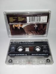 Kaset Robbie Williams swing when you're winning albümü. Orijinal. kaset sorunsuz çalışıyor. kartonetin sayfaları birbirine yapışık.