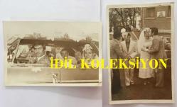 HURİ SAPAN'IN DÜĞÜNÜNDEN ORİJİNAL 2'Lİ FOTOĞRAF SETİ - 18 x 12 cm EBADINDA - HURİ SAPAN EVLENDİĞİ GÜN GELİNLİĞİYLE BEYOĞLU BELEDİYE'SİNDEN ÇIKARKEN KENDİSİNİ TEBRİK EDEN NURİ SESİGÜZEL ve DOSTLARIYLA TOKALAŞTI. HURİ SAPAN ve EŞİNİ GÖTÜREN OTOMOBİLİ NURİ SESİGÜZEL KULLANDI. BU ÖZEL ANLARA AİT 2 ÖZEL KARE... ÖZEL ARŞİV