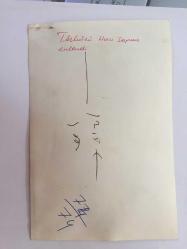 HURİ SAPAN'IN DÜĞÜNÜNDEN ORİJİNAL 2'Lİ FOTOĞRAF SETİ - 18 x 12 cm EBADINDA - HURİ SAPAN EVLENDİĞİ GÜN GELİNLİĞİYLE BEYOĞLU BELEDİYE'SİNDEN ÇIKARKEN KENDİSİNİ TEBRİK EDEN NURİ SESİGÜZEL ve DOSTLARIYLA TOKALAŞTI. HURİ SAPAN ve EŞİNİ GÖTÜREN OTOMOBİLİ NURİ SESİGÜZEL KULLANDI. BU ÖZEL ANLARA AİT 2 ÖZEL KARE... ÖZEL ARŞİV