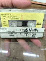 MARİLLİON - CLUTCHİNG AT STRAWS - KASET