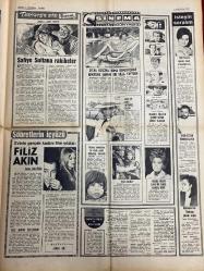 HAFTA SONU GAZETESİ DOĞUM GÜNÜ HEDİYESİ - 9 AĞUSTOS 1970 - TAM TAKIM 8 SAYFADIR -Esin Afşar-Hümeyra-M. Satır-Müjdat Gezen-Tarup-Necla Iz-Müzeyyen Senar-M. Özkul-Esat Selçuk-Rüçhan Camay-Kamuran Akkor-Sema Özcan-Ergun Bengü-Gamze Öz-Hayati Kafe-Gönül Akın-Ferdi Yodogma-Durul Gence-Doğan Sezgin-Azmi Nihad-Safiye Sultan-Sylva Koscina-Nathalie Delon-Filiz Akın-Zeki Tükel-Yul Brynner-Steve McQueen-Mirek Buchholz-Ursula Bronson-Monet Yuşich-Raquel Welch-Brigitte Bardot-Tülin Korman-Muhterem Nur-Zeki Müren-Billik- Beyaz perdeye son transferler Esin Afşar Hümeyra M. Satır-İstismar makinası Tarup yine sahnede-Necla Iz Meksikayı fethetti-Ses sanatçılarına ağır şartlar kondu-Kocasının şakası Kamuran Akkor’un ödünü patlattı-Sema Özcan’ın mücevherleri ortadan yok oldu-Gamze Öz eşinden 100 bin liraya boşanabilecek-Şantör Hayati Kafe İstanbul’a dönüyor-Türk musikisi çok sesliliğe yöneltilmez-Gönül Akın özel okul işletecek-Safiye Sultana rakibeler-Sinema Dünyası Filiz Akın-Yeni çıkan plaklar listesi