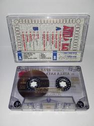 Kaset Kral Atilla Kaya virtüöz 2 albümü. Orijinal sorunsuz çalışıyor koleksiyonluk. liselim falcı Yağmur komşu kızı yıllar utansın adını yollara yazdım....