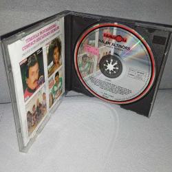 CD Nalan Altınörs olmaz ki a canım albümü. Orijinal 1989 Türküola ALMAN baskı. Disk 10 üzerinden 8.5 Sorunsuz çalışıyor. Koleksiyonluk
