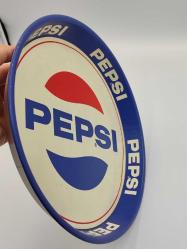 1960'LI YILLAR OLDUKÇA NADİR PEPSİ METAL TEPSİ - 30 CM ÇAP
