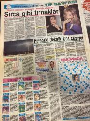 HAFTA SONU GAZETESİ DOĞUM GÜNÜ HEDİYESİ - 27 EYLÜL 1991 - TAM TAKIM 8 SAYFADIR -Hülya Avşar-Dursun Kamadağ-Levent Kırca-Mehmet Kirca-Sevim Kirca-Romen Dilberler-Sevrap Parman-Nadir Remiş-Semra Türel-Zerrin Özer-Vonülsevi Evcü-Haydar Urfalı-Muazzez Abacı-Ferdi Tayfur-İbrahim Tatlıses-Ander Barlay-Necdet Aksoy Hülya’nın yeni erkeği-Avşar kızı’na tövbe bozduran aşk-Her yerde yalnız-Bir kliplik aşk-Haber yorum fısıltı-Seksi dönüş-Son sevgilisi petrolcü-Maraton başladı-Patroniçenin keyfi-İthal sevgili-Repertuarı yanında-Fasıl zamanı-Nezahat Bayram’ın kızı ortaya çıktı-İyice alıştı-Turne yorgunu-Yaz uykusu bitti-Levent Kırca’yı çıldırtan komedi-Tabutu üvey annesi getirdi-Lezbiyen dönme-Nereye baksan ithal et pazarı-Sevrap Parman’ı gece yarısı Arabalısıyınca de alay ettim-Kaçak vurucular vursun oynasın-O şimdi asker dostu-Sırdaş Nonoş’a dayaklı gözdağı-Seçim masraflarına Almanya turnesi-Bağımsız aday İbo yollara düştü-Çılgın şarkıcı-Paranın gözü kör olsun-İbo’nun görkemli Urfa mitingi-Astrofl