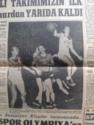 Havadis Gazetesi - 5 Nisan 1958 - boğazdaki asma köprü 3 yılda bitirilecek Fotoğrafı - Bir Türk ve Amerikan firması köprüyü 100 milyona yapacak - asma köprünün inşaatı 1959 yılında başlıyor - Başvekil Adnan Menderes NATO'nun 9. yıldönümü münasebeti ile bir mesaj yayınladı - Dumlupınar şehit aileleri 13 Milyon tazminat alacak - Celal Yardımcı muhalefetin yersiz iddialarını teker teker çürüttü - Dün Büyük Millet Meclisinde Hüseyin Nail Kubalının durumu görüşüldü - avam kamarası Kıbrıs mevzuunda izahat verdi - Adada EOKA'cılar iki Rum'u öldürdüler - hariciye vekili Fatin Rüştü Zorlu yurda döndü - Abdülhamid'in kovaladığı kitap yazan Niyazi Ahmet Banoğlu Yazı Dizisi - işsiz bir atom alimi yazan Orhan Seyfi Orhon - Bahar ve çiçek bayramı hazırlıkları başladı - Yorgo Popof Hudut dışı edildi - genç milli takımımızın ilk maçı yağmurdan yarıda kaldı - basketbolda Modaspor Olympiya'ya 74 67 mağlup oldu fotoğraf - Galatasaray'a gitti Fenerbahçe gidiyor - federasyon Kupası maçları bilet fiyatları