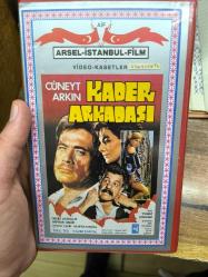 KADER ARKADAŞI CÜNEYT ARKIN EROL TAS ARSEL İSTANBUL FİLM VİDEO KASETİ VHS KASET