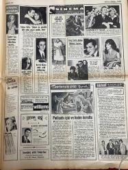 HAFTA SONU GAZETESİ DOĞUM GÜNÜ HEDİYESİ - 4 NİSAN 1971  - TAM TAKIM 8 SAYFADIR -Türkan Şoray-Ajda Pekkan-Cömert Baykut-Muherem Nur-Ayseçik-Perihan Savaş-Anne Koçyiğit-Hülya Koçyiğit-Feryal Eke-Nedim Güçlü-Şeref Taşlıova-Leyla Esen-Ömer Çalışkan-Esin Afşar-Fikret Kızılok-Rasim Müslüman-Tugay Tokşes-Rıza Pekutsal-Şükrü Şentürk-Hülya Süer-Serap İnci-Dursun Salkım-Fatma Girik-Tülay Tuncer-Kerem Güney-Jean Louis Trintignant-Ursula Andress-Tony Curtis-Liz Taylor-Gina Lollobrigida-Romy Schneider-Nermin Candan-Ferhan Gürpınar-Azmi Nihad-Sadiye Yüce-Ayhan Aydın-Cemal Bozkurt-Süheyl Aksoy-Suna Özkul-Cevdet Üner-Ferdi Tayfur-Keriman Halis-Suat Tüfekçioğlu-Zeynep Elalem-Naim Dağa-Mehmet Murat-Mine Han-Bülent Özer-Saadet Sun-Adnan Şen-Mükerrem Eke-Kadir Bozdağ Türkan Şoray zirvede kalmak için daha az film çevirecek-Ajda Cömert bana iki milyona mal oldu dedi-Ayşecik 10874 evlenme mektubu aldı-Muherem Nur oğlundan küçük çocukla kaçtı-Anne Koçyiğit futbolcu damadını itham etti-Kadınlar arası roman yar