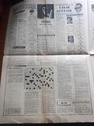 Milliyet Hafta Sonu Gazetesi - 6 Mart 1966 - Don Juanlık rehberi - Türk sinemasında ünlü çiftler - Türkan Şoray Cüneyt Arkın fotoğraf - Orhan Günşiray Leyla Sayar fotoğraf - İzzet Günay Fatma Girik fotoğraf - Ekrem Bora Pervin Par fotoğraf - Ediz Hun Hülya Koçyiğit fotoğraf - Muammer Karaca sinemada - Nebahat Çehre Fotoğrafı - Batman'da bir İstanbul kızı Belgin Doruk Fotoğrafı - toprağın kanı filmin rejisörü Atıf Yılmaz - Ankara müzik festivalinin en iyi solisti Yaşar Güvenir - müzik Kulübü hazırlayan Doğan Şener - mektuplaşmak isteyenler için - milliyet okuyucularına göre en çok sevilen yabancı şarkıcılar en çok sevilen şarkılar en çok sevilen yerli şarkıcılar en çok sevilen yerli topluluklar - Erol Büyükburç fotoğraf - Adamo fotoğraf - bir zarf dolusu namus yazan Adnan Tahir - sinema onları yüz defa daha güzelleştirdi - Marilyn Monroe kendini çok çirkin buluyordu Fotoğrafı - Cafer ile Hürmüz karikatür - dünya nelere gülüyor - konuşan fotoğraflar - Hoş Memo çizen Al Capp