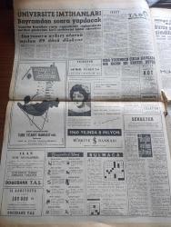 Milliyet Gazetesi - 29 Mayıs 1960 - hükümet kuruldu - Reisicumhur ve Başvekil Orgeneral Cemal Gürsel seçimin 3 ay içinde yapılacağını söyledi - başvekil müdafaa vekili ve silahlı kuvvetler başkumandanı Orgeneral Cemal Gürsel başvekalette Fotoğrafı - Cemal Gürsel ayan Meclisi anayasa mahkemesi tesis edilecek dedi - yeni kabine - devlet vekili Amil Artuz ve Şefik İnan - Maarif vekili profesör Fehmi Yavuz - Alparslan Türkeş fotoğraf - Hürriyet şehitleri için kampanya - Hürriyet şehitlerinden Turan Emeksizin mezarı Fotoğrafı - yeni vekillerin hal tercümesi - İlim ve hukuk heyeti ilk tebliği yayınladı - harp okulunda muhafazada tutulan Celal Bayar Adnan Menderes Namık Gedik Refik Koraltan Ethem Menderes ve Fatin Rüştü Zorlu ayrı odalarda kalıyor - polisler silahsız olarak vazifelerine devam ediyor - Türkiye İş Bankası - bugünkü burç falınız - ibret yazan Çetin Altan - bütün spor hareketi şimdilik durduruldu - America Altay ile oynuyor - bankalar yarın açılıyor -  Medeni Berk teslim oldu