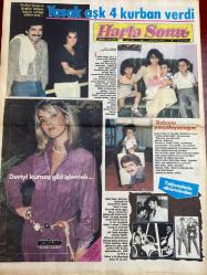 HAFTA SONU GAZETESİ DOĞUM GÜNÜ HEDİYESİ - 12 EKİM 1971  - TAM TAKIM 12 SAYFADIR -Aynur Aydan-Hasan Fehmi Güneş-Türkan Şoray-İbrahim Tatlıses-Perihan Savaş-Adalet Tatlıses-Sevda Ferdag-Adnan Şenses-Zeki Müren-Scott Allen-Serpil Barış-Sevim Tuna-Fehmi Güneş-Sevgi Canan-Emine Yurdanur-Ayşe Aydan-Berin Menderes-Sibel Gökçe-Semiha Yankı-Hakan Akar-Cahit Akar-Suat Sezgin-Güngör Bayrak-Anthony Quinn-Fehime Sultan-Atilla Arsoy-Tarık Aktuğ-Metin Akyol-Füsun Kıral-Meral Uğur-Mine Acar-Güngör Yalman Bugünün Kadını Aynur’un hatıraları-Ölüm korkusu-Güneş’in sevgilisi bir haftadır bu evde gizleniyor-Aynur Aydan tertip yapacak kadar akıllı değilim-İşte eli öpülecek kadın-Yasak aşk dört kurban verdi-Deriyi kumaş gibi işlemek-Jubilelik aşk-Zeki Müren’den önce Huysuz tüy­lendi-Salatalık cilde faydalıdır ama öyle değil-Boşanıyorlar-Amerikalı koca pabuçsuz kaçtı-Bizce göre Güneş vakası hamama giren terler-Çapkın’dan sonra Şakrak-Armağan paketlerindeki sır-Bu burun başka burun-Anthony Quinn İran’ı güzel Fe