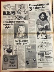 HAFTA SONU GAZETESİ DOĞUM GÜNÜ HEDİYESİ - 12 EKİM 1971  - TAM TAKIM 12 SAYFADIR -Aynur Aydan-Hasan Fehmi Güneş-Türkan Şoray-İbrahim Tatlıses-Perihan Savaş-Adalet Tatlıses-Sevda Ferdag-Adnan Şenses-Zeki Müren-Scott Allen-Serpil Barış-Sevim Tuna-Fehmi Güneş-Sevgi Canan-Emine Yurdanur-Ayşe Aydan-Berin Menderes-Sibel Gökçe-Semiha Yankı-Hakan Akar-Cahit Akar-Suat Sezgin-Güngör Bayrak-Anthony Quinn-Fehime Sultan-Atilla Arsoy-Tarık Aktuğ-Metin Akyol-Füsun Kıral-Meral Uğur-Mine Acar-Güngör Yalman Bugünün Kadını Aynur’un hatıraları-Ölüm korkusu-Güneş’in sevgilisi bir haftadır bu evde gizleniyor-Aynur Aydan tertip yapacak kadar akıllı değilim-İşte eli öpülecek kadın-Yasak aşk dört kurban verdi-Deriyi kumaş gibi işlemek-Jubilelik aşk-Zeki Müren’den önce Huysuz tüy­lendi-Salatalık cilde faydalıdır ama öyle değil-Boşanıyorlar-Amerikalı koca pabuçsuz kaçtı-Bizce göre Güneş vakası hamama giren terler-Çapkın’dan sonra Şakrak-Armağan paketlerindeki sır-Bu burun başka burun-Anthony Quinn İran’ı güzel Fe