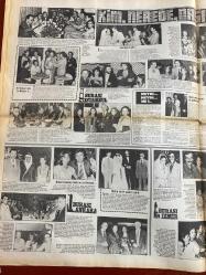 HAFTA SONU GAZETESİ DOĞUM GÜNÜ HEDİYESİ - 12 EKİM 1971  - TAM TAKIM 12 SAYFADIR -Aynur Aydan-Hasan Fehmi Güneş-Türkan Şoray-İbrahim Tatlıses-Perihan Savaş-Adalet Tatlıses-Sevda Ferdag-Adnan Şenses-Zeki Müren-Scott Allen-Serpil Barış-Sevim Tuna-Fehmi Güneş-Sevgi Canan-Emine Yurdanur-Ayşe Aydan-Berin Menderes-Sibel Gökçe-Semiha Yankı-Hakan Akar-Cahit Akar-Suat Sezgin-Güngör Bayrak-Anthony Quinn-Fehime Sultan-Atilla Arsoy-Tarık Aktuğ-Metin Akyol-Füsun Kıral-Meral Uğur-Mine Acar-Güngör Yalman Bugünün Kadını Aynur’un hatıraları-Ölüm korkusu-Güneş’in sevgilisi bir haftadır bu evde gizleniyor-Aynur Aydan tertip yapacak kadar akıllı değilim-İşte eli öpülecek kadın-Yasak aşk dört kurban verdi-Deriyi kumaş gibi işlemek-Jubilelik aşk-Zeki Müren’den önce Huysuz tüy­lendi-Salatalık cilde faydalıdır ama öyle değil-Boşanıyorlar-Amerikalı koca pabuçsuz kaçtı-Bizce göre Güneş vakası hamama giren terler-Çapkın’dan sonra Şakrak-Armağan paketlerindeki sır-Bu burun başka burun-Anthony Quinn İran’ı güzel Fe