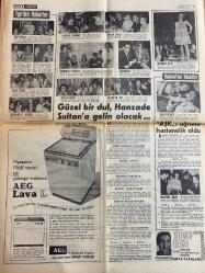 HAFTA SONU GAZETESİ DOĞUM GÜNÜ HEDİYESİ - 5 HAZİRAN 1968  - TAM TAKIM 12 SAYFADIR -Ayhan Işık-Türkan Şoray-Rüçhan Adlı-Yusuf Nalkesen-Gönül Özdoğan-Nilüfer Basmacı-Hülya Üst-Hülya Topuz-Hülya Kunter-Nihayet Üstün-Vildan Engin-Vedat Çetin Kaya-Zeki Çetin-Hayri Engin-Mustafa Boyel-Kenan Kılıç-Nedim Üstün-Göksel Arsoy-Rüçhan Camay-Sezer Güvenirgil-Tunç Oral-Suat Sayın-Mürüvvet Kekilli-Fethiye Pehlivani-Hanzade Sultan-Yusuf Kaya-Sevim Tuna-Emel Sayın-Tülay German-Rana Alagöz-Nurten İnnap-Zeynep Değirmencioğlu-Suat Sayın-Nuriye Mine-Hilmi Coşkun-Ayşe Abla-Nuriye Gültekin-Tülay Sokmen-Yıldız Tümay Ayhan Işık’ın fiyatı 25 bin liraya düştü-Türkan Şoray’la Rüçhan Adlı nihayet evleniyor-Altın Ses finalistleri belli oldu-Yarışma kıymetleri ortaya çıkardı-Jüri üyeleri ne dediler-Yılın Bestekârı Yusuf Nalkesen-Göksel Arsoy da şarkıcılığı seçti-Hafta Sonu Rüçhan Camay’ı sevgilisiyle birlikte yakaladı-S. Güvenirgil Tunç Oral’la nişanlanıyor-Sarkıcı Tayfun bir şarkıcı ile sevişiyor-Müstehcen afişten Ö
