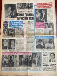 HAFTA SONU GAZETESİ DOĞUM GÜNÜ HEDİYESİ - 5 HAZİRAN 1968  - TAM TAKIM 12 SAYFADIR -Ayhan Işık-Türkan Şoray-Rüçhan Adlı-Yusuf Nalkesen-Gönül Özdoğan-Nilüfer Basmacı-Hülya Üst-Hülya Topuz-Hülya Kunter-Nihayet Üstün-Vildan Engin-Vedat Çetin Kaya-Zeki Çetin-Hayri Engin-Mustafa Boyel-Kenan Kılıç-Nedim Üstün-Göksel Arsoy-Rüçhan Camay-Sezer Güvenirgil-Tunç Oral-Suat Sayın-Mürüvvet Kekilli-Fethiye Pehlivani-Hanzade Sultan-Yusuf Kaya-Sevim Tuna-Emel Sayın-Tülay German-Rana Alagöz-Nurten İnnap-Zeynep Değirmencioğlu-Suat Sayın-Nuriye Mine-Hilmi Coşkun-Ayşe Abla-Nuriye Gültekin-Tülay Sokmen-Yıldız Tümay Ayhan Işık’ın fiyatı 25 bin liraya düştü-Türkan Şoray’la Rüçhan Adlı nihayet evleniyor-Altın Ses finalistleri belli oldu-Yarışma kıymetleri ortaya çıkardı-Jüri üyeleri ne dediler-Yılın Bestekârı Yusuf Nalkesen-Göksel Arsoy da şarkıcılığı seçti-Hafta Sonu Rüçhan Camay’ı sevgilisiyle birlikte yakaladı-S. Güvenirgil Tunç Oral’la nişanlanıyor-Sarkıcı Tayfun bir şarkıcı ile sevişiyor-Müstehcen afişten Ö