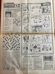 HAFTA SONU GAZETESİ DOĞUM GÜNÜ HEDİYESİ - 5 HAZİRAN 1968  - TAM TAKIM 12 SAYFADIR -Ayhan Işık-Türkan Şoray-Rüçhan Adlı-Yusuf Nalkesen-Gönül Özdoğan-Nilüfer Basmacı-Hülya Üst-Hülya Topuz-Hülya Kunter-Nihayet Üstün-Vildan Engin-Vedat Çetin Kaya-Zeki Çetin-Hayri Engin-Mustafa Boyel-Kenan Kılıç-Nedim Üstün-Göksel Arsoy-Rüçhan Camay-Sezer Güvenirgil-Tunç Oral-Suat Sayın-Mürüvvet Kekilli-Fethiye Pehlivani-Hanzade Sultan-Yusuf Kaya-Sevim Tuna-Emel Sayın-Tülay German-Rana Alagöz-Nurten İnnap-Zeynep Değirmencioğlu-Suat Sayın-Nuriye Mine-Hilmi Coşkun-Ayşe Abla-Nuriye Gültekin-Tülay Sokmen-Yıldız Tümay Ayhan Işık’ın fiyatı 25 bin liraya düştü-Türkan Şoray’la Rüçhan Adlı nihayet evleniyor-Altın Ses finalistleri belli oldu-Yarışma kıymetleri ortaya çıkardı-Jüri üyeleri ne dediler-Yılın Bestekârı Yusuf Nalkesen-Göksel Arsoy da şarkıcılığı seçti-Hafta Sonu Rüçhan Camay’ı sevgilisiyle birlikte yakaladı-S. Güvenirgil Tunç Oral’la nişanlanıyor-Sarkıcı Tayfun bir şarkıcı ile sevişiyor-Müstehcen afişten Ö