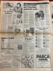 HAFTA SONU GAZETESİ DOĞUM GÜNÜ HEDİYESİ - 23 ŞUBAT 1979  - TAM TAKIM 12 SAYFADIR -Türkan Şoray-Hülya Koçyiğit-Filiz Akın-Bülent Ersoy-Bahar Erdeniz-Engin Verel-Erol Büyükburç-Emel Sayın-Ferdi Tayfur-Asu Maralman-Gülbin Eray-Mediha Şen-Ümit Çelmen-Müjdat Gezen-Cüneyt Arkın-Zeki Müren-Ahmet Özhan-Talat Yörük-Kenan Pars-Meral Konrat-Nurhan Yılmaz-Muharrem Gürses-Mine Mutlu-Muazzez Arçay-Ayşe Uğurlu-Yılmaz Güney-Selahattin İçli-Süleyman Demirel-Fahrettin Aslan-Nesrin Sipahi-Sadiye Ayhan-Güngör Başar-Mine Çayırlı-Nihal Atsız-Cüneyt Türel-Muzaffer Aslan Olmaz böyle şey-Marifetli Rus bebeği-Bu düpedüz çılgınlıktır-Bahar Erdeniz evleniyor-Başa dert olan şapkalar-Zayıflamaya bugünden başlayın-Apandisit sancısını gaz sancısından ayırmak-Bütün dertlerin yolu mideden geçer-Akıl almaz bir sahtekârlık-Emel Sayın’a yardım yağıyor-Yalanın bedeli-Ferdi Tayfur beni aldattı-Derdim kocamdan değil boynumdan-Ölenler öldü Gülbin Eray sağ-Buna parasıyla rezil olmak denir-Benim iki pırlantam var-
