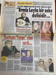 HAFTA SONU GAZETESİ DOĞUM GÜNÜ HEDİYESİ ( Turkish Newspaper ) - 1 OCAK 1988  - TAM TAKIM 12 SAYFADIR -Bülent Ersoy - Noyan Bayrals - Ferdi Tayfur - Güneri Civaoğlu - Güler Birol - Banu Alkan - Leyla Sayar - Seyran - Semra Özal - Leyla Yenlay Köseoğlu - Erbil Değişmez - Dilhi Kemal Kocaoğlu - Füsun Gözay - Fikret Tunçer - Belkıs Akkale - Bülent Bilgiç - Nuri Hashem - Taha Toros - Noyan Bayrals - Bülent Ersoy - Ferdi’den 2 çinko 1 tombala - İSKİ Vakfı illegal çalışıyor - Konsomatristen artist bu kadar olur - 400 parfüm veriyor isteyen herkesi zayıflatıyor - Darülaceze’de hüzün - Diskotekte cümbüş - Uzakdoğu Afrodit ile tanıştı - Ermiş Leyla bir seks delisidir - Korkunç Yenge yine ısırdı - Plakçılar kralının maskesini düşürdük - Yıldız açılışte piyango - Ressam Kanuni’nin ikinci yaşamı - Evinin kapısını şaşıran aktör - İbnu’l Yarımakan gazeteci - 1 rehbiye 1987 benden çok şey aldı