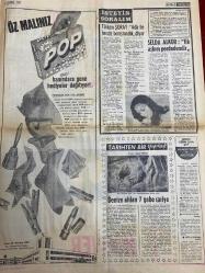 HAFTA SONU GAZETESİ DOĞUM GÜNÜ HEDİYESİ ( Turkish Newspaper ) - 8 AĞUSTOS 1968  - TAM TAKIM 12 SAYFADIR -Gönül Yazar-Cüneyt Arkın-Nebahat Çehre-Erol Büyükburç-Neşe Can-Nedret Koşal-Sevda Tüna-Ajda Pekkan-Nilüfer Koçyiğit-Tanju Okan-Güner Çıtanak-Muhterem Nur-Sema Özcan-Kuaför Demir-Ruhan Deniz-Süreyya Engin-İsmet Nedim-Nuri Sesigüzel-Tuna Oral-Belgin Doruk-İsmail Dümbüllü-Tayfun-Nesrin Sipahi-Mustafa Sağyaşar-Rüştü Demirci-Aliye Akkılıç-Canan Işık-Nuran Yakarlar-Mustafa Dalgıç-Aretha Franklin-Efgan Efekan-Zeki Müren-Sevim Tanürek-Özden Çelik-Ayşe Çelik-Aynil Nihad-Türkan Şoray-Selda Alkor-Amni Nihad  Şöhretler İzmir’de Meydan Savaşı Yapacaklar-Cüneyt Arkın’ın Gizli Aşkı Nebahat Çehre-Erol Büyükburç Sahnede Kalma Rekorunu Kırdı-Eroldan Sonra Çıkan Neşe Can Boş Masalara Şarkı Söylüyor-Sarkıcılar Arasında Şimdide Göbek Atma Modası Başladı-Başarı Tılsımı Bulup Para Kazandılar-Muhterem Nur’un Dansöz Elbiselerine Haciz Konuldu-Ajda Pekkan Paris Televizyonuna Çıkacak-yeni çıkan plaklar listes