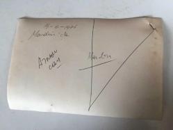 TÜRKİYE CUMHURİYETİ ESKİ BAŞBAKANI BÜLENT ECEVİT'İN ORİJİNAL 2'Lİ AJANS-BASIN FOTOĞRAFI SETİ - 18 x 12 cm EBADINDA - BÜLENT ECEVİT GÜNEY DOĞU GEZİSİNDE AYNI GÜN ŞANLIURFA ve MARDİN'DE MİTİNG DÜZENLEYİP HALKA KONUŞMA YAPARKEN ÇEKİLMİŞ 2 FARKLI KARE, 14 HAZİRAN 1975