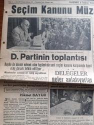Kudret Gazetesi - Turkish Newspaper - 8 Temmuz 1948 - - demokrasinin menfaati ve bir partinin menfaatleri yazan Hikmet Bayur Başmakale -  Seçim kanunu müzakereleri bitti - Demokrat Parti'nin dünkü mühim toplantısına iştirak eden delegeler ve kongreyi açan genel başkan Celal Bayar Fotoğrafı - Samsun ve Kastamonu delegeleri bir arada fotoğraf - 14 ve 15. Maddeler de Nihayet son şeklini aldı - İtalyan futbolcuları geldi - Milli Piyango dünkü çekilişte 100 bin lira İstanbul'a çıktı - Şükrü Sökmensüer cevap veriyor - Fuat Köprülü Demokrat Parti mabedini nasıl tutuşturdu - Kavacık Suyu - Kızılırmak filmi oynayanlar Behzat Butak Vasfi Rıza Mahmut Moral Cebeci açık hava çiçek sinemasında - kahramanlar geçidi yazan Zuhuri Danışman Yazı Dizisi - İzmir fuarına iştirak edecek yabancı devletler artıyor - Türk Ticaret Bankası - Bogdadi Akrobat Trupu Gar Gazinosunda - Mim Baki Revüsü cebeci'de istasyon yanında Doğan bahçesinde - Garanti Bankası - Perolin İngiliz bira mayası - Bursa mobilya pazarı