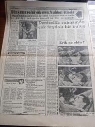 Kudret Gazetesi - Turkish Newspaper - 17 Ekim 1960 - ihtilalin şerefi Kudret Başmakale - devlet ve hükümet reisi Cemal Gürsel'in toplantısı fotoğraf - anayasa tasarısı hazır tasarı bugün Milli Birlik Komitesine verilecek - Ahmet Yıldız'ın basın toplantısı - 6-7 Eylül sanıklarına istenen ceza 20 yıl hapis - kendisine hediye edilen bin lira değerindeki tazıyı Atatürk orman çiftliğine 20.000 liraya sattırmaktan sanık eski cumhurbaşkanı Celal Bayar ile suç ortağı Ziraat vekili Nedim Ökmen yüksek Adalet divanı huzurunda fotoğraf - Kırıkkale işçileri grev hakkı istiyor- babası Celal bayar'ı görmeye teşebbüs eden kızı Nilüfer Gürsoy Fotoğrafı - sanıkların avukatları yarın yassıada'ya gidecekler - Celal Bayar'ın aldığı hediyeler - nüfusumuz 2.5 milyon çoğaldı - Yıldız sarayı mahkemesi yazı dizisi - ahlak seferberliği yazan Muazzez Aruoba - Safa Yalçuk 50 Bin yeri lira arıyor - Karagümrük Demirspor'a 2 puan verirken dağınıktı fotoğraf - Fenerbahçe dün altay'ı 1-0 yendi - Karşıyaka galip