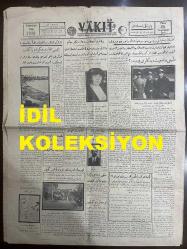 Osmanlıca Vakit Gazetesi, Orijinal Dönem Basım, (Ottoman Newspaper) - 25 Kasım (Teşrin-i Sani) 1928 - Sayı: 3910 - Hicri: 11 Cemaziyelahir (1347) - Tahkikat Heyeti Reisi Mösyö Holştad Raporunu Verdi. Yunanlılar Heyetin Faaliyetine Mümanaat İçin Kuvvetle Çalışmışlar, Baş Murahhasımızı Kahvede Oturup Ahali İle Görüşmekten Bile Men Etmeye Kalkışmışlardır - Bir Kadın Avukat Daha: Nigar Hanım Stajını Bitirdi, Zabıt Katipliğinden İstifa Etti. İstifası Kabul Edilince Baroya Müracaat Edecek - Levhalar Sökülüyor: Eski Harfle Yazılmış Hiçbir Sokak Levhası Bırakılmayacak - Karadeniz Limanlarımız İngilizlere Nazaran Ne Haldedir?- Kahraman Edirne'nin Kurtuluş Günü. Edirneliler Bu Büyük ve Mesut Devr-i Seneviyi Bugün Her Sene Olduğu Gibi Fevkalade Tezahüratla Tesit Edeceklerdir. (Foto) Edirne'nin İşgalinden Elim Bir Hatıra: Sokaklarda Yunanca Yazılar - İmtihanların Neticesi: Memurların Yüzde Yirmi İkisi Yeni Harf İmtihanlarında Muvaffak Olamamışlardır - Sadeleştirilen Bazı Vekalet ve Devair İsimleri